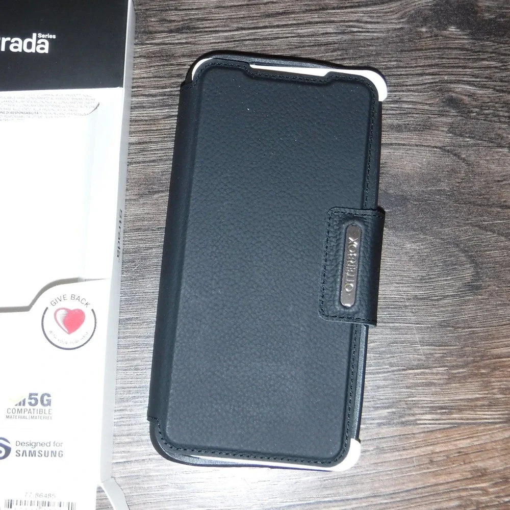 Otterbox‎ Strada Series Black Leather Case for Samsung Galaxy S22